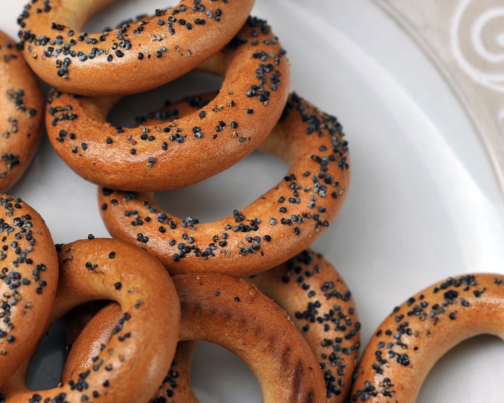 Poppy seed bagels